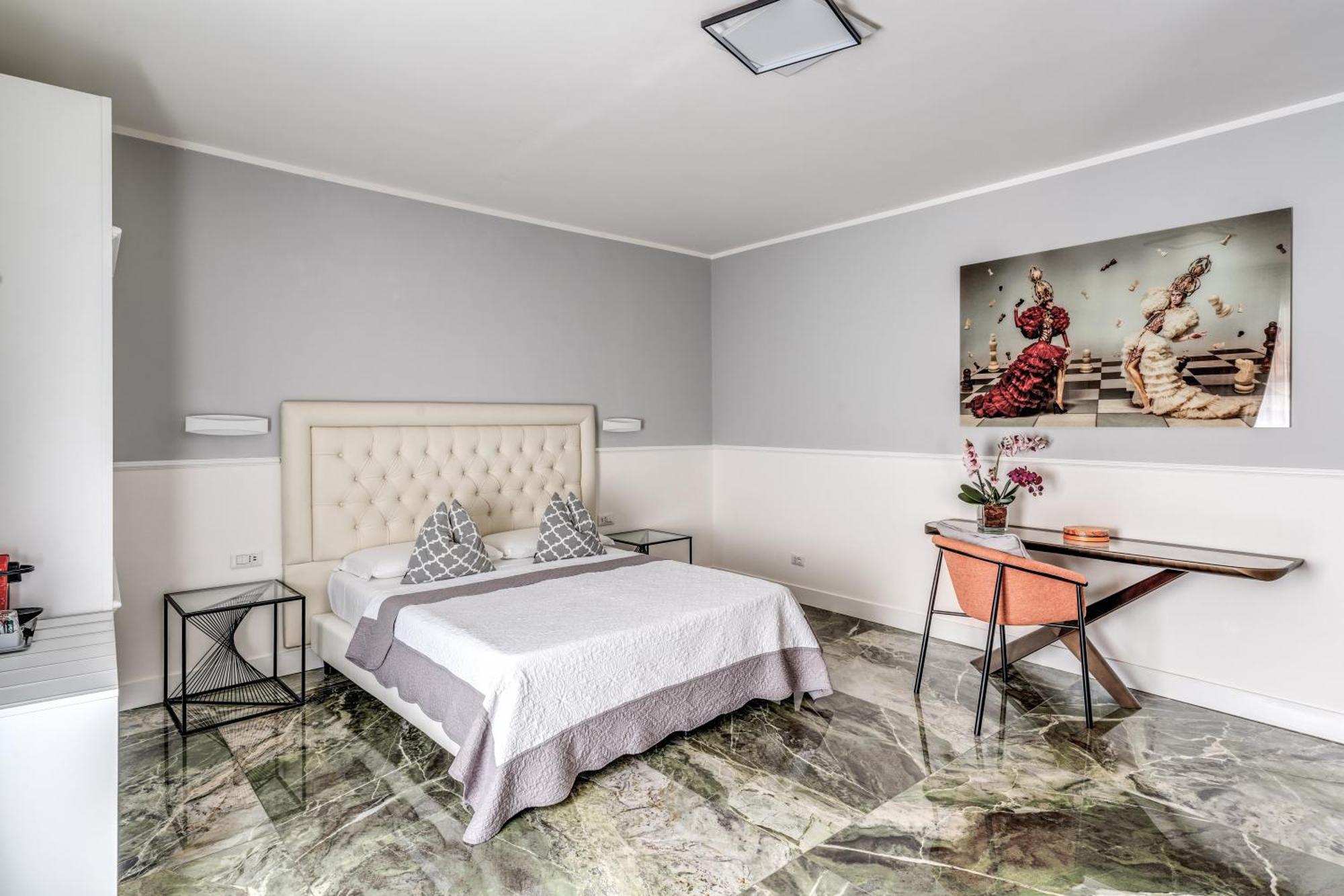 Spanish Step Dream & Cozy Casa Roma