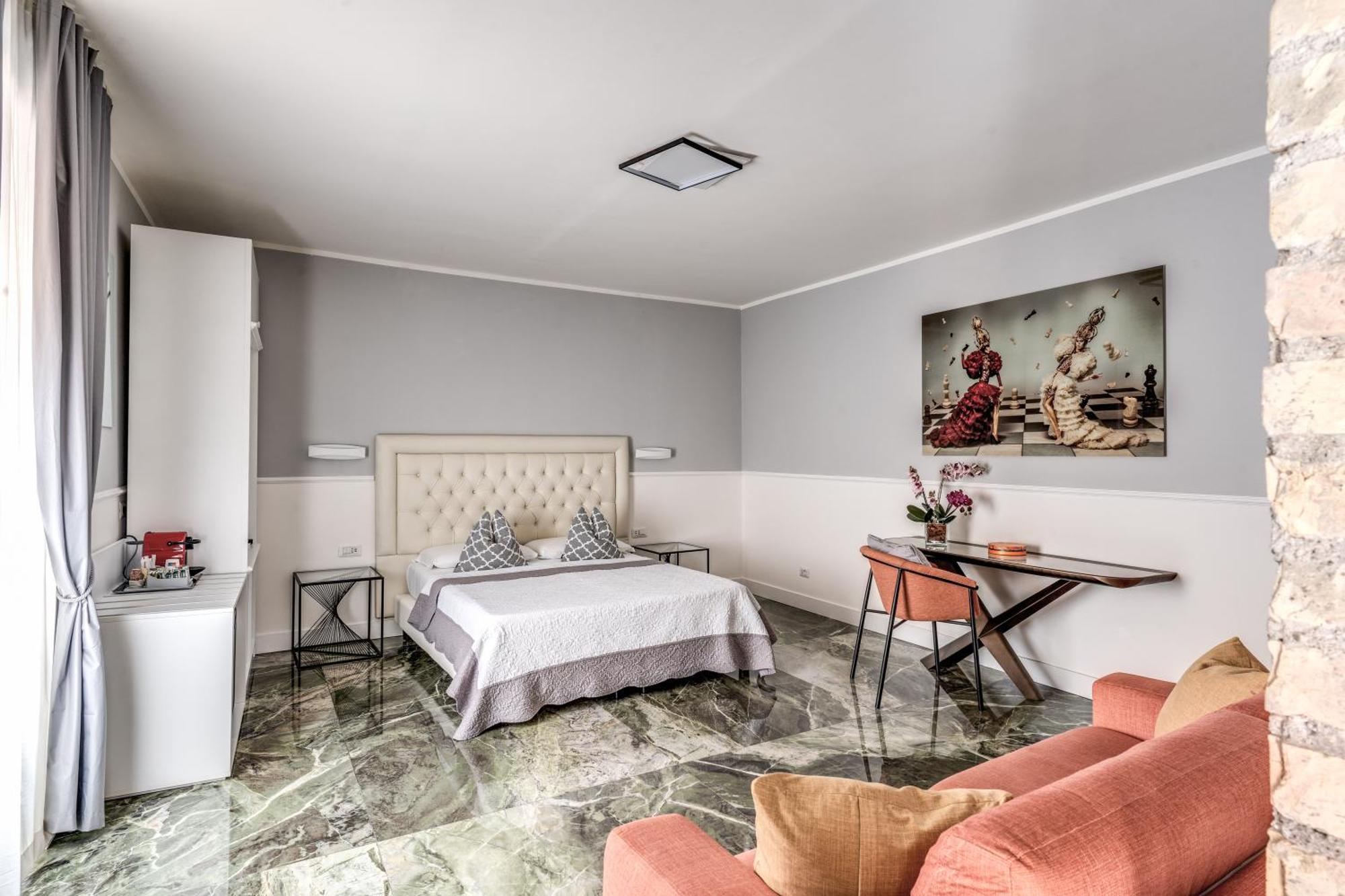 Spanish Step Dream & Cozy Casa *